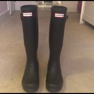 Women’s tall matte black hunter rain boots